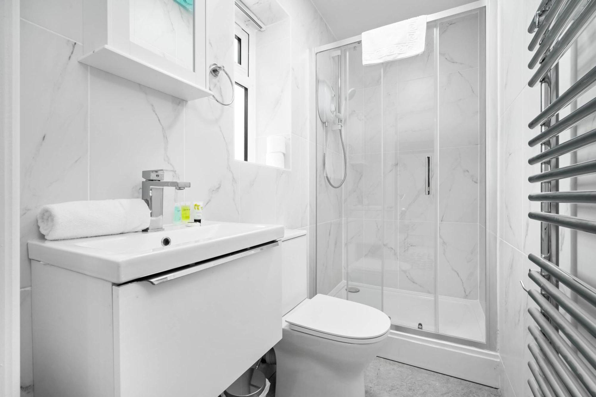 Luxury 3 Bedroom Apartment - Terrace - Near City Centre - Wifi - Smart Tv 1Mr Birmingham Exterior foto